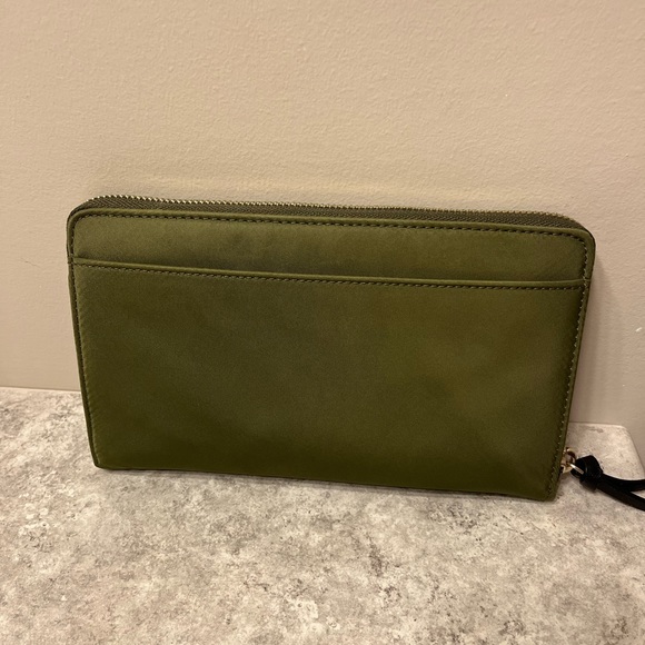 Kate Spade ♠️Wallet - Picture 3 of 4